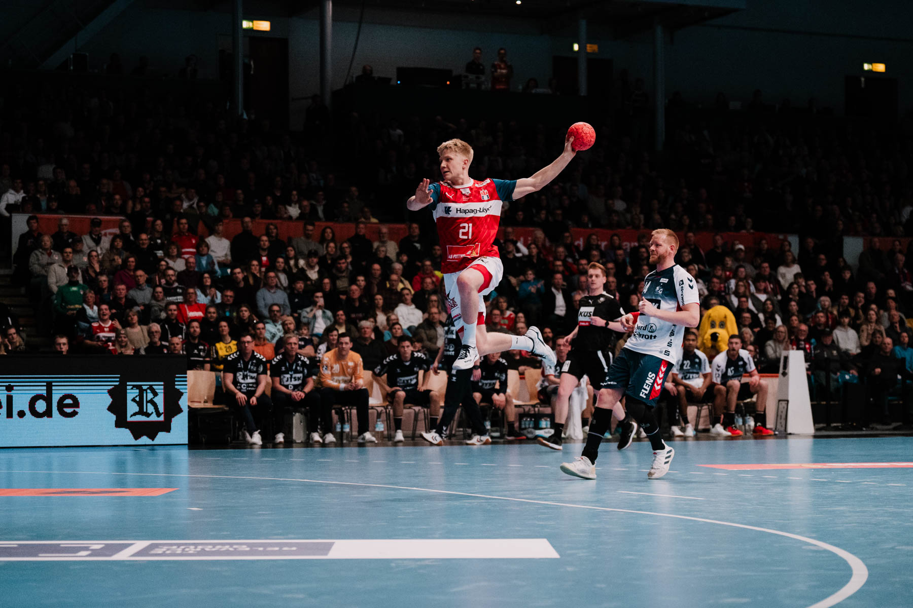 HSVH vs Füchse Berlin: LIQUI MOLY HBL Clash in Hamburg Sports Hall